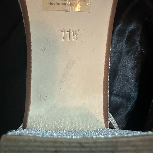 Gold/Silver Heel - Picture 4 of 4